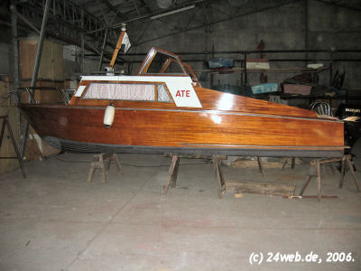 Backbordansicht Kajütboot Variant Backbordansicht Kajütboot Variant
